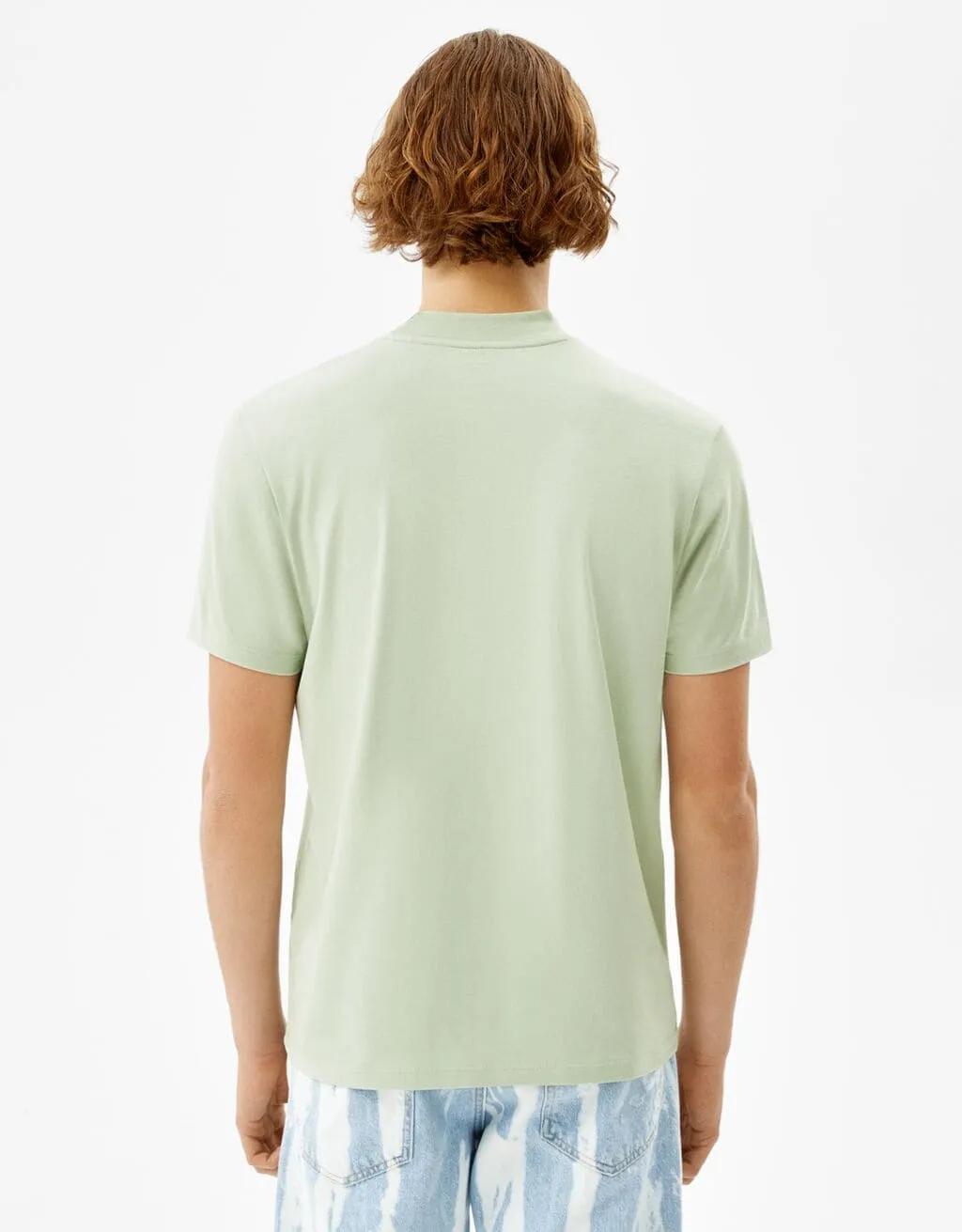 T-Shirt im Slim-Fit mit geripptem Stehkragen